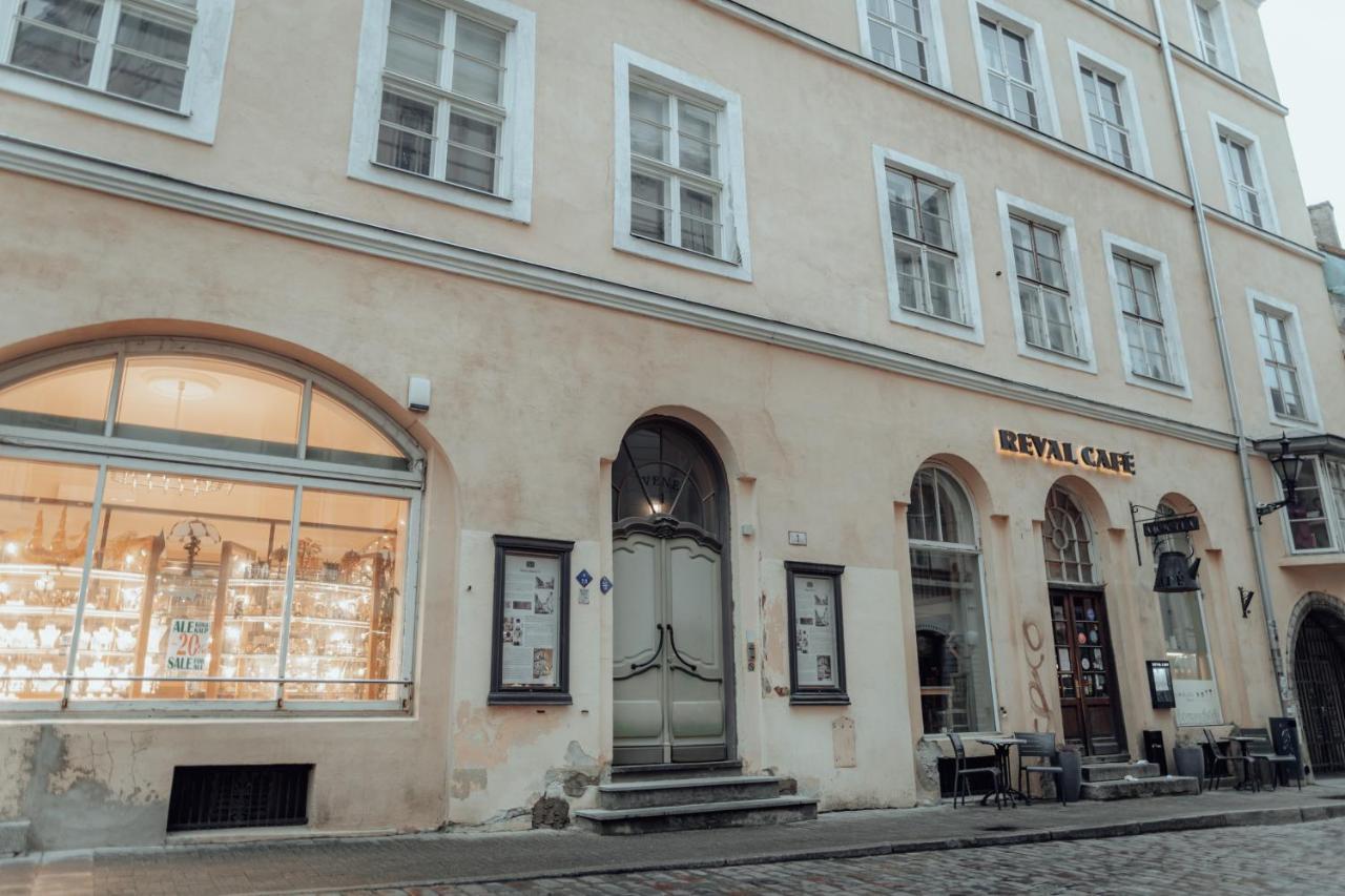 Dream Stay - Spacious 1-Bedroom Apartment In The Old Town Tallinn Bagian luar foto